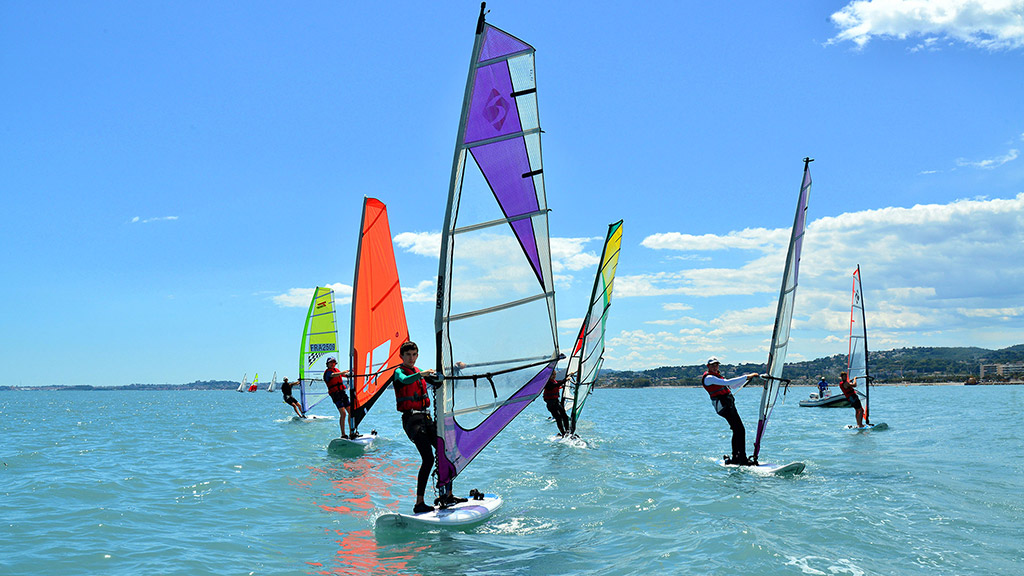 Location planche à voile et cours personnalisés